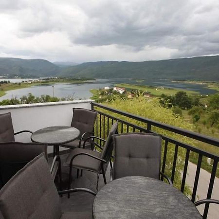 Apartmani Venecia Prozor Экстерьер фото