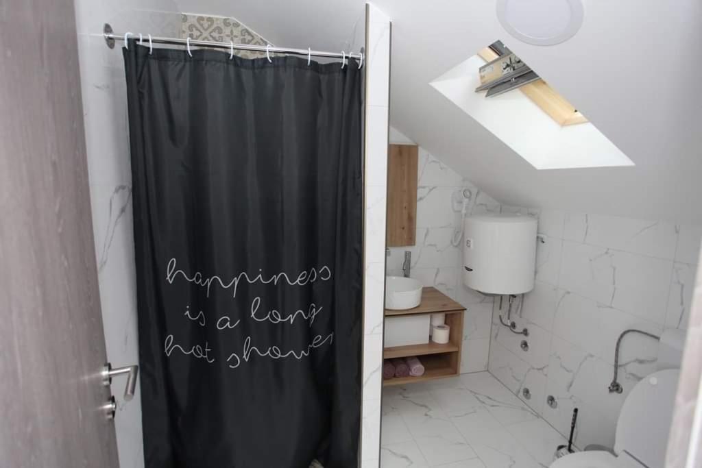 Apartmani Venecia Prozor Экстерьер фото