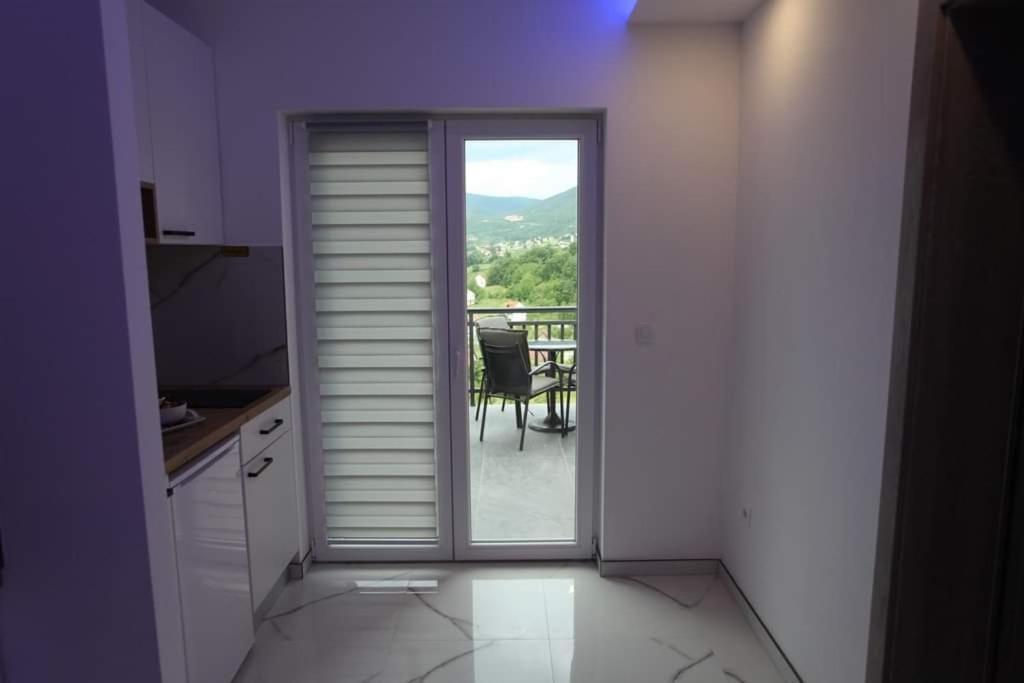 Apartmani Venecia Prozor Экстерьер фото