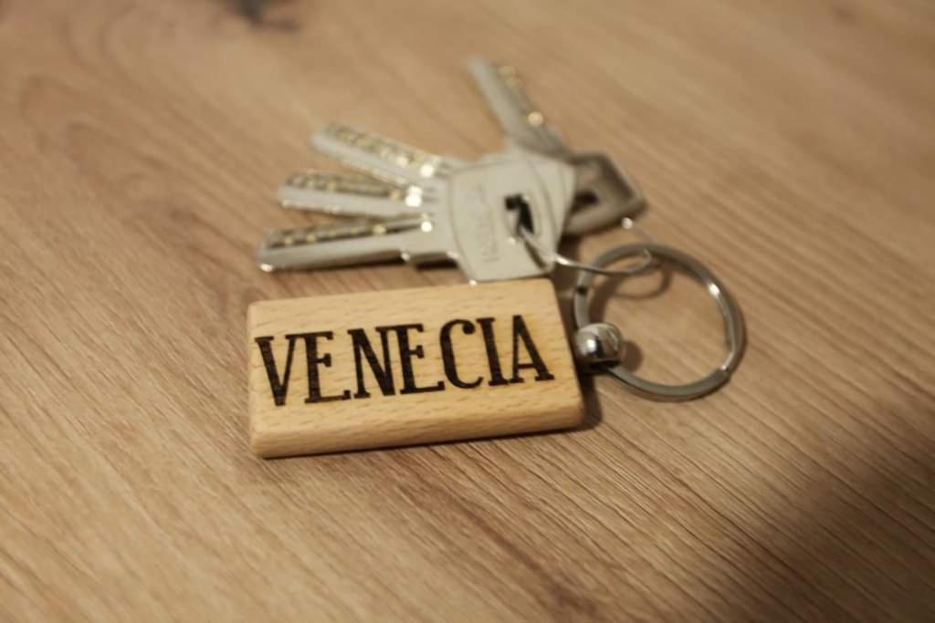 Apartmani Venecia Prozor Экстерьер фото