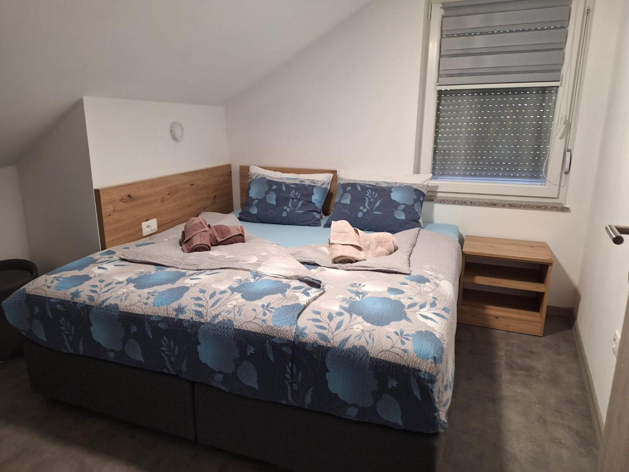 Apartmani Venecia Prozor Экстерьер фото